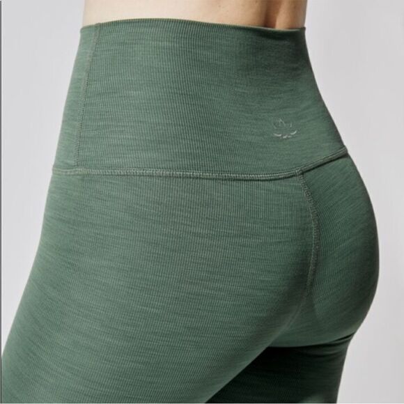 Beyond Yoga Ribbed Green High Rise Legging Small - Picture 1 of 9